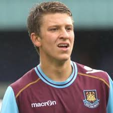 Dons boss eyes deals for West Ham and Sunderland duo