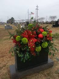 Friday Florist Recap 1 4 1 10 Wearying Of Winter Cemetery Flowers Memorial Flowers Cemetery Decorations