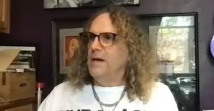 Por que Joey Kramer está fora do Aerosmith, segundo baterista de turnês