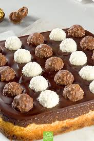 Exquisiter Kasekuchen Mit Ferrero Rocher Und Raffaello In 2020 Banana Recipes Easy Cake Recipes Sugary Food