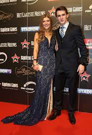 Bo hulst, vriendin van nikola storm, lauren flemings, vriendin van hans vanaken, fran fonseca, vrouw van fernando canesin en eline guillemyn, vriendin van benito raman. Happylicious De Rode Loper Van De Gouden Schoen Dus Zo Zien Onze Voetbalvrouwen Eruit