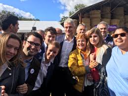 Mais c'est surtout le haineux laurent wauquiez qui m'a le plus remonté. Laurent Wauquiez On Twitter Un Jeune Talent Avec Lequel Nous Travaillerons Pour Ladroitederetour Merci G Peltier Pour Ton Accueil A La Fete De La Violette Https T Co Gni5afpvch