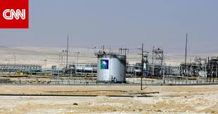 Saudi aramco)‏ واسمها رسميًا أرامكو العربية السعودية (بالإنجليزية: Ø£Ø±Ø§Ù…ÙƒÙˆ ØªØ³ØªØ­ÙˆØ° Ø¹Ù„Ù‰ Ø­ØµØ© Ø´Ù„ ÙÙŠ Ù…ØµÙØ§Ø© Ù†ÙØ· ÙÙƒÙ… Ù‚ÙŠÙ…Ø© Ø§Ù„ØµÙÙ‚Ø© Cnn Arabic