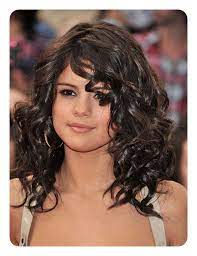 Teen queen and disney channel star selena marie gomez was born on july 22, 1992, who is an american actress and singer. 13 Times Selena Gomez Slayed The Red Carpet Nicestyles Selena Gomez Hair Curly Hair With Bangs Curly Hair Styles