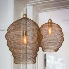 Suspension Allongee En Metal Maille Fine Marron Grillagee Idee Luminaire Salon Suspension Salon Luminaire