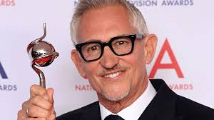 Director James Cameron says he thinks Kate Winslet was 'traumatised' by  Titanic