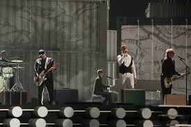 Soarele care din nou vrea sa rasara da vina pe. Voltaj Wikipedia A Enciclopedia Libre