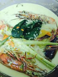 Udang 1/2 kilo cili api 4 biji serai 2 batang bawang merah 4 biji kunyit sebesar jari kelingking asam gelugur 2 keping santan secawan garam setengah sudu teh. This Is Udang Harimau Masak Lemak Cili Padi Vavavoom 9gag