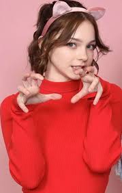 Her playful, naughty face 😈