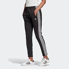 Découvrez le confort de nos pantalons conçus majoritairement en coton et disponibles du xs au 4xl. Pantalon De Survetement Primeblue Sst Noir Et Blanc Pour Femme Adidas France