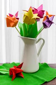 Nach dem ihr die herz vorlage pdf ausgedruckt habt, könnt ihr die herz schablone ausmalen, ausschneiden, bekleben oder zu einem anhänger machen. Origami Tulpen Aus Papier Falten Diy Anleitung Zum Selbermachen Reiseblog Aus Brandenburg Herz An Hirn
