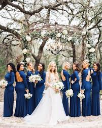 Here Comes The Guide On Instagram O B S E S S E D These Long Sleeved Ultra Chic Dark Blue Bridesmaid Dresses Are Everything And Perfect For Wi In 2020