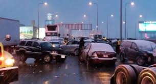 Snow Causes Massive 60 Car Pileup In Chicago 14 People Taken To Hospital The Midwest Woke Up To Snow And Ice This Mornin In 2020 Chicago Fire Department Chicago Car