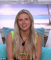Love Island 2021 Chloe And Brad Get Flirty Behind Faye S Back Latest Celebrity News
