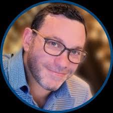 Kelly Dearth's Instagram, Twitter & Facebook