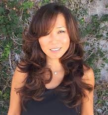 Apr 14, 2020 · i capelli lunghi richiedono molta attenzione, ma sono una buona base per tante acconciature e tagli di capelli. Top 50 Idee Per Capelli Lunghi Con Frangia 2022 Capellidistile It