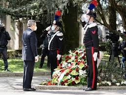 Risultato della buona politica e modo migliore per ricordare chi ha contrastato il voto unanime del parlamento alla legge che istituisce la giornata nazionale in memoria delle vittime dell'epidemia di coronavirus è una. Xsx65d 1j71gwm