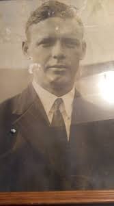 Who is in the 1927 photo taken by Alton?