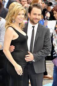 Birds Of War Always Sunny Gif Win And Lose 11 Charlie And The Waitress Waitress Celebrity Couples