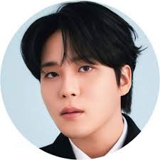 Ateez go's to Magic Kingdom