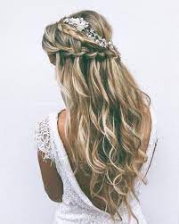 Coiffure De Mariee Cheveux Laches Tresse Coiffure Demoiselle D Honneur Coiffure Coiffure Mariee