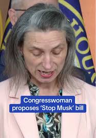 Maxine Dexter Introduces Bill to Protect Federal Workers