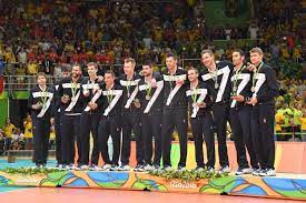 Nella lunga storia dei giochi olimpici, sono stati organizzati ventisei tornei maschili e quattro tornei femminili a cui hanno preso parte diciannove diverse nazioni. Ivan Zaytsev Intervista Esclusiva Allo Zar Della Nazionale Di Pallavolo Grande Impresa Ma L Argento Rode Ancora Urbanpost