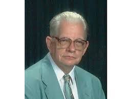 Lee Hetrick's Instagram, Twitter & Facebook