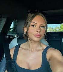 Marisa Minor's Instagram, Twitter & Facebook