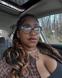 Whew today has drained and tired meeee Literally about to ignore everyone,  isolate, eat pizza and watch TWD