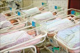 麻腮风三联疫苗（英語：measles mumps and rubella vaccine, mmr），港澳台译为麻疹腮腺炎德國麻疹混合疫苗，，大陆简稱麻腮风疫苗，是预防麻疹、腮腺炎、风疹（德國麻疹）的疫苗，由三種疾病病毒的活性減毒性病毒混合而成，是以注射的方式施打疫苗。 Tzv4fpm7rdikqm