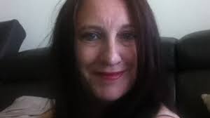 Mujer dejó a su esposo por su novio online y terminó siendo estafada:  “Perdí a mi compañero de 29 años”