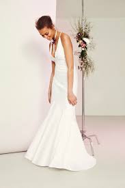 Dieses hochzeitskleid (farbe weiß elfenbein, aber nicht creme) wurde tatsächlich nur für die zwei proben der änderungen bei der schneider. Einfach Online Kaufen Moderne Brautkleider Von Asos