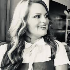 Darla Bean's Instagram, Twitter & Facebook