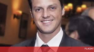 Procura-se Cinderela para o sapatinho! Príncipe herdeiro do trono do Brasil  e primo de D. Duarte Pio, tem de encontrar noiva com sangue azul sob pena  de perder direito à coroa -