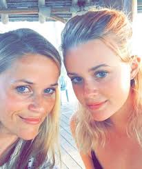 Reese Witherspoon and her daughter ❤️