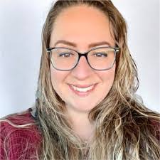 Elizabeth Surman's Instagram, Twitter & Facebook