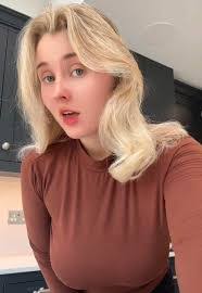 Lauren Leber's Instagram, Twitter & Facebook