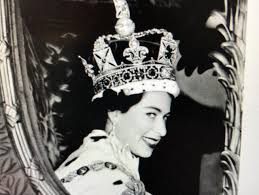 In occasione dell'anniversario della sua incoronazione, la regina elisabetta condivide i ricordi del. Il 2 Giugno Della Regina A Windsor L Anniversario Dell Incoronazione Corriere It