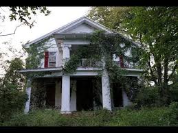 The plantation house creates a whimsical feeling of southern charm and hospitality providing a welcoming and comfortable feel. 113 Abandoned 1800s Southern Plantation Mansion Creepy Something Inside Youtube