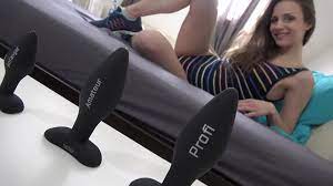 Mary Wet stretches her ass with anal plugs - Amateur Solo Porn