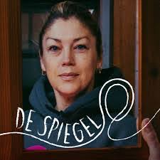 Kelly Pfaff's Instagram, Twitter & Facebook