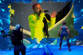 Compra en el corte inglés las últimas novedades en moda, electrónica, informática, libros, deportes y mucho más de las mejores marcas al mejor precio. J Balvin S Fortnite Concert Inside The Deal Billboard