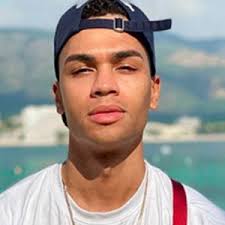 Kelvin von den prankbros starb leider an einem messerstich die polizei sucht bis heute den täter. Marvin Williams Youtube Star Bio Family Trivia Famous Birthdays