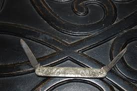The congress supposedly got its name because all the blades form a congress, i.e., they all come together in the middle of the knife when closed. Men S Items Knives Smoking Shaving Panama Pacific International Exposition