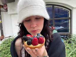 Oodles of smores, banana grams, n seashell finds❤️