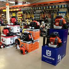 Get The Best Outdoor Power Equipment Anywhere Home Depot Store Hardware Store Showroom Decor