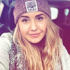 Lesley Vickers's Instagram, Twitter & Facebook