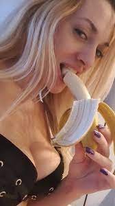 Hotkitten deepthroat a small banana xxx onlyfans porn videos