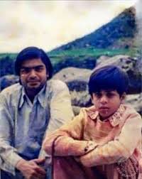 He made his film debut with the commercially. Check Out A Young Shah Rukh Khan With His Late Father Bollywood News Bollywood Hungama